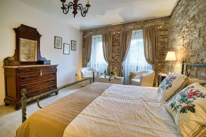 Gîte pour 7 personnes, avec jacuzzi et jardin, animaux acceptés à Fabriano - 4