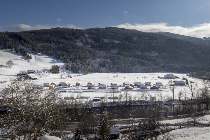 Ferienhaus für 9 Personen, mit Whirlpool und Terrasse sowie Garten und Sauna