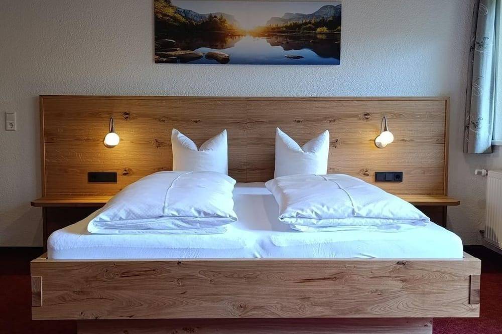 Familienzimmer mit Balkon - Pension Edelweiss Bischof Kg in Damüls, Bregenzerwald