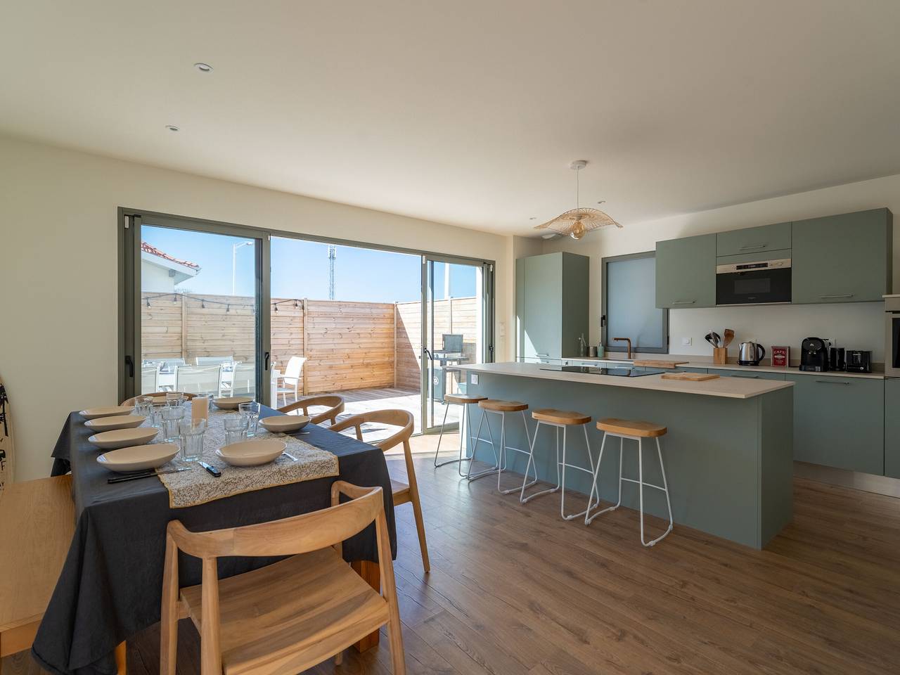 Neues Haus nahe am Ozean, Terrasse, Parkplatz, 8 Pers in Biscarrosse Plage, Biscarrosse