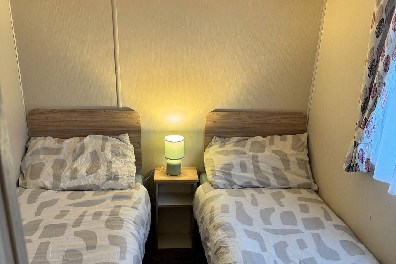 3 Bed Caravan - Sleeps 6 - Pets - 5 min to Beach in Towyn, Conwy und Umgebung