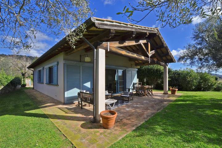 Location de vacances pour 6 personnes, avec terrasse et piscine, adapté aux familles à Orbetello - 2