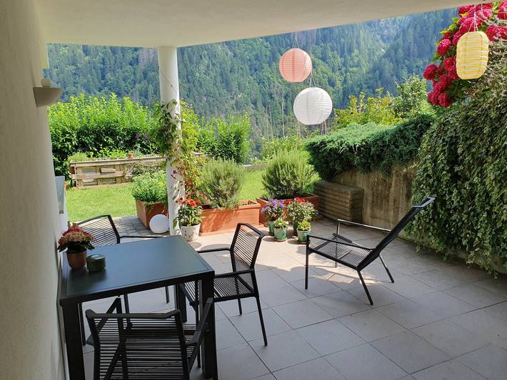 Appartamento intero, Appartamento 'Kati's Haus' con vista montagna, terrazza privata e giardino comune in San Pancrazio, Gruppo Ortles-Cevedale