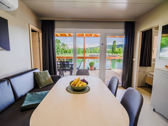 Mobil home pour 7 personnes, avec terrasse et piscine, adapté aux familles dans Brežice - 4