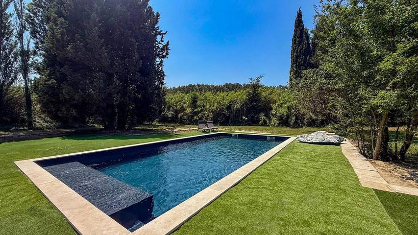 Maison de vacances pour 2 personnes, avec Terrasse et Jardin ainsi que Piscine et Vue à Caderousse