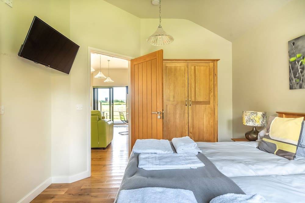 Honeysuckle Lodge - für 4/5 Personen mit Holzofen und eigenem Whirlpool in Cheddar, Somerset