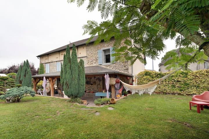 Casa de vacaciones «Gîte La Petite Gourmande» con terraza compartida, jardín común y Wi-Fi in Aramits, Béarn