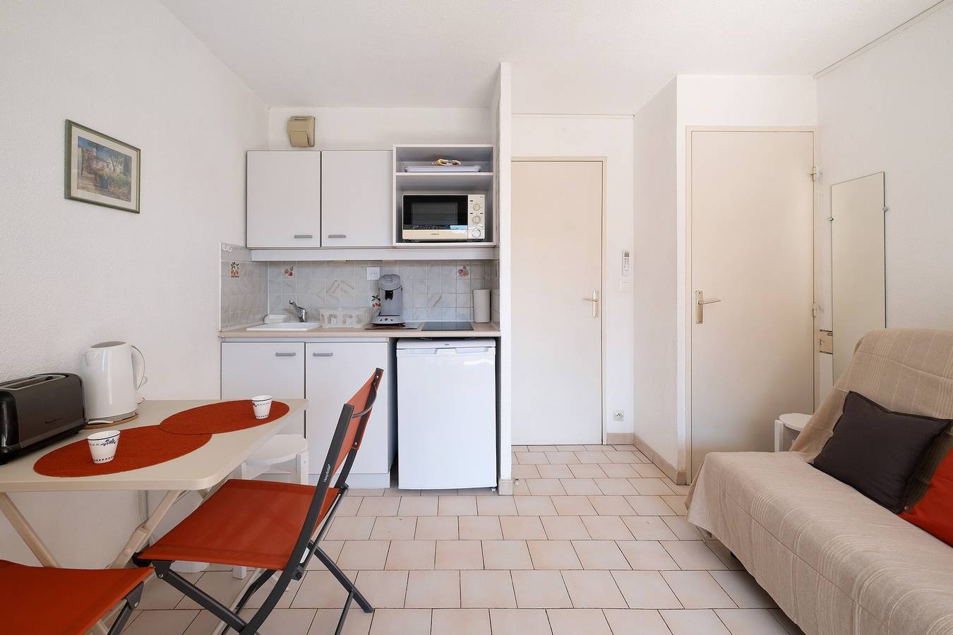 Studio 'L'oasis' met gedeeld zwembad, privéterras en airconditioning, foto 9