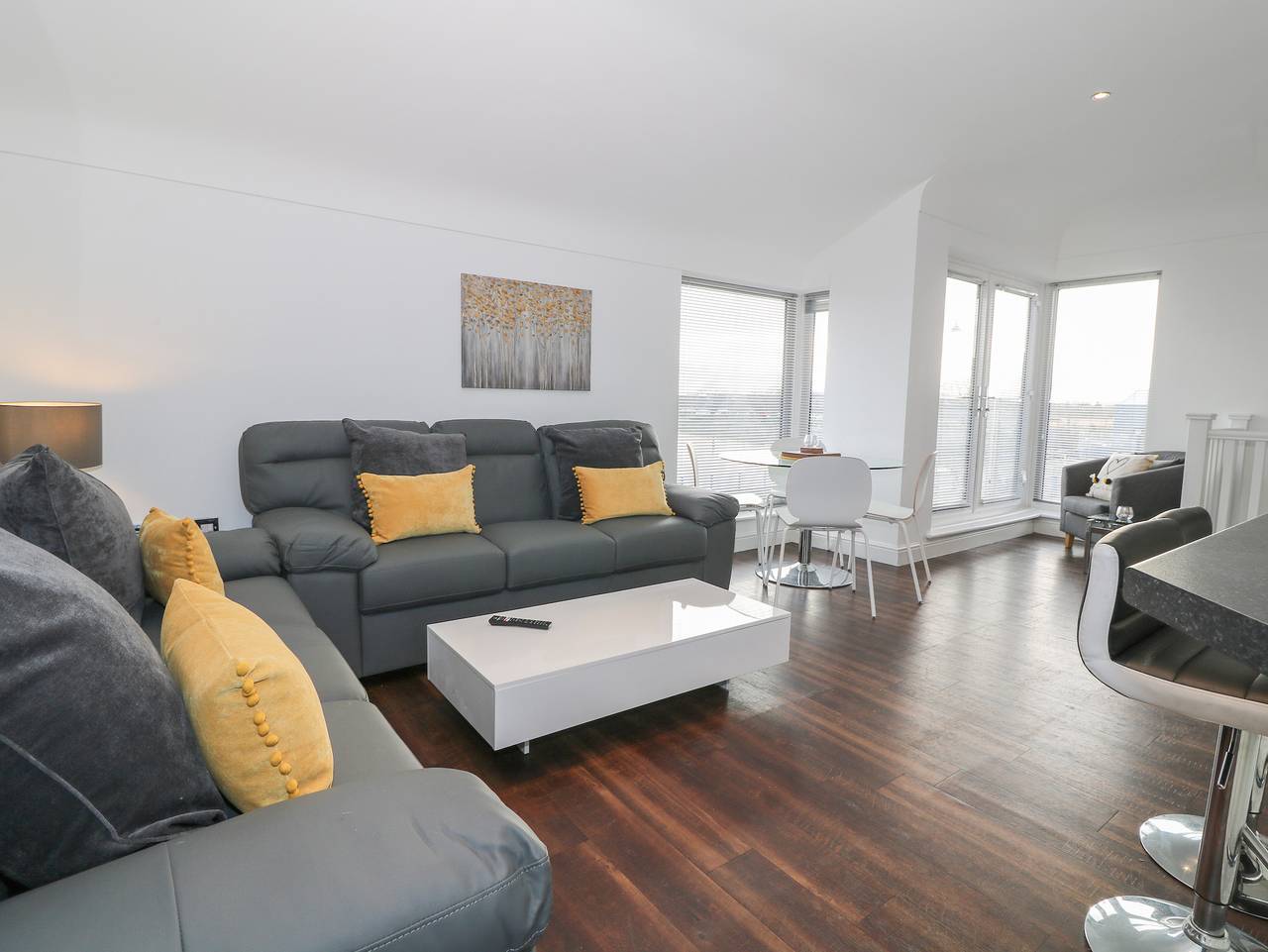 8 Marina View in Pwllheli, Gwynedd