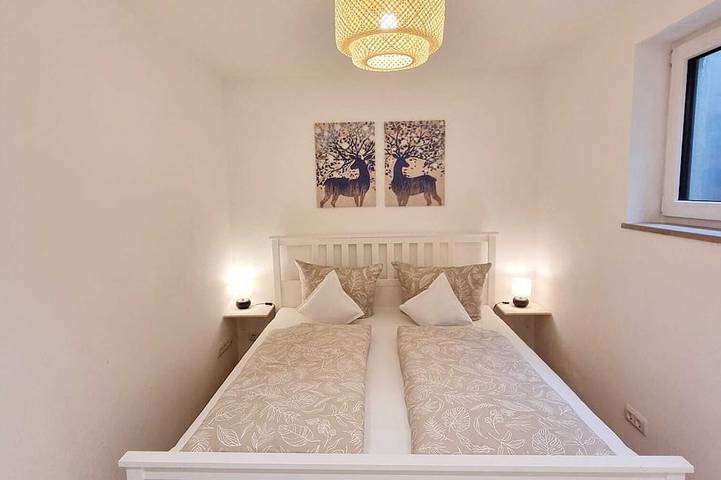 Ganze Wohnung, Moderne Souterrainwohnung im Münchner Landkreis in Bruck, Oberbayern