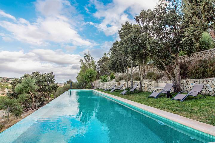 Ferienhaus für 6 Personen, mit Terrasse und Garten sowie Pool in Lloret de Vistalegre