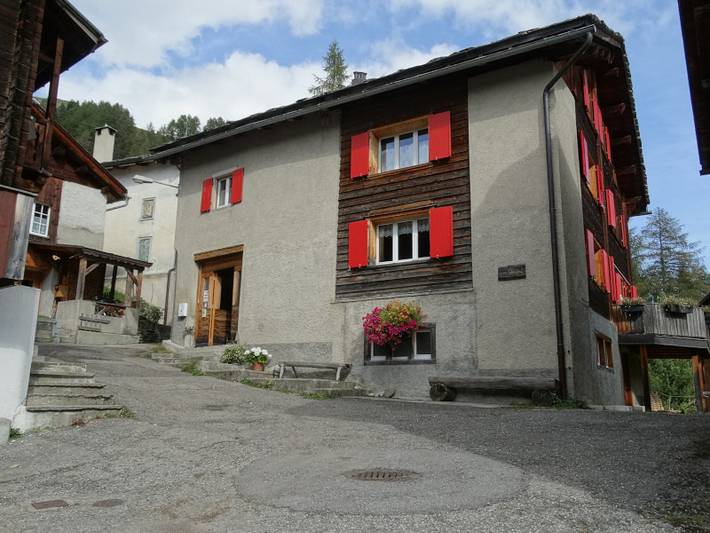 Ganze Ferienwohnung, Ferienwohnungen Jörihus A&B - Jörihus B / 6-Bettwohnung in Medels im Rheinwald, Rheinwald