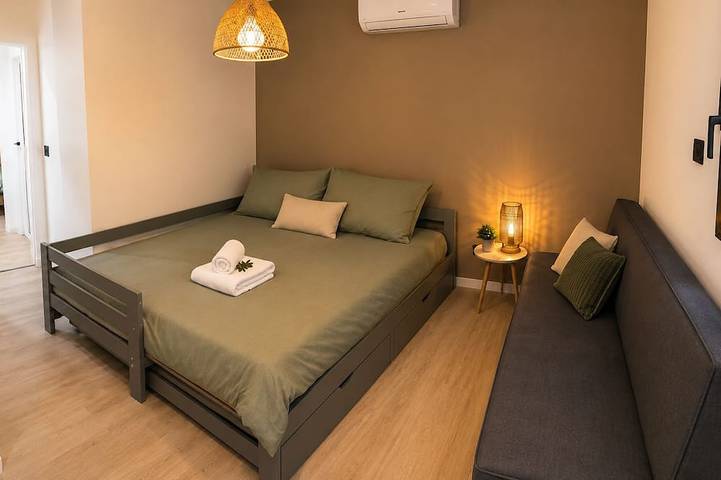 Duplex • 7 people • Small Garden & Jacuzzi • Beach 900 m away in Santa-Lucia-di-Moriani, Corte region