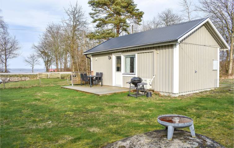 Hus för 4 Personer med terass in Svenska Östersjön