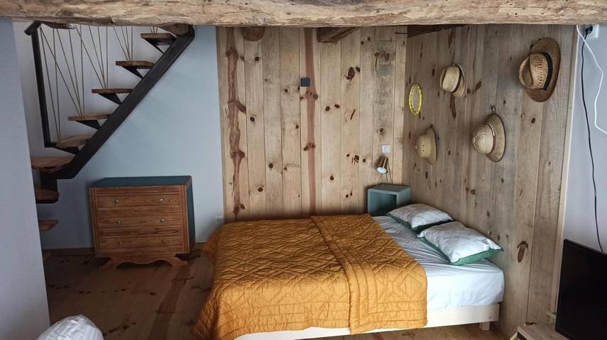Location de vacances pour 4 personnes, avec Balcon ainsi que Terrasse et Jardin à Saint-Julien-Gaulène