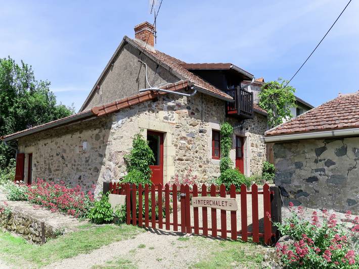 Vakantiehuis voor 4 personen, met Terras en Tuin in Natuurpark Morvan