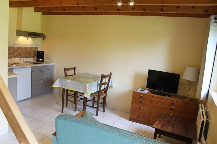 Location de vacances pour 2 personnes, avec terrasse et jardin à Rospez - 2