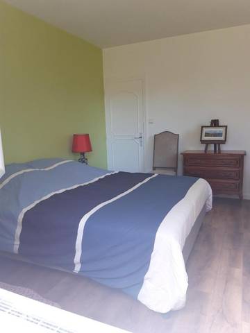 Chambre d’hôte pour 2 personnes, avec vue et jardin à Saint-Rémy-en-Rollat