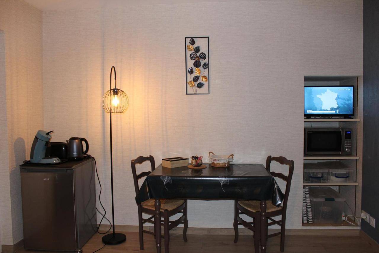 Appartement de vacances entier, Double Room with Private External Bathroom in Pontmain, Mayenne