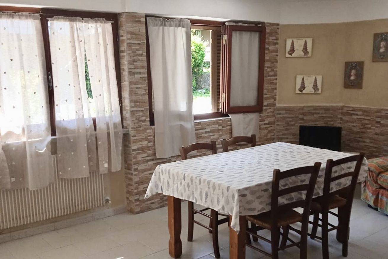 Entire apartment, Holiday Home Il Pontile Trilo 4 ground floor in Marina di Massa, Massa