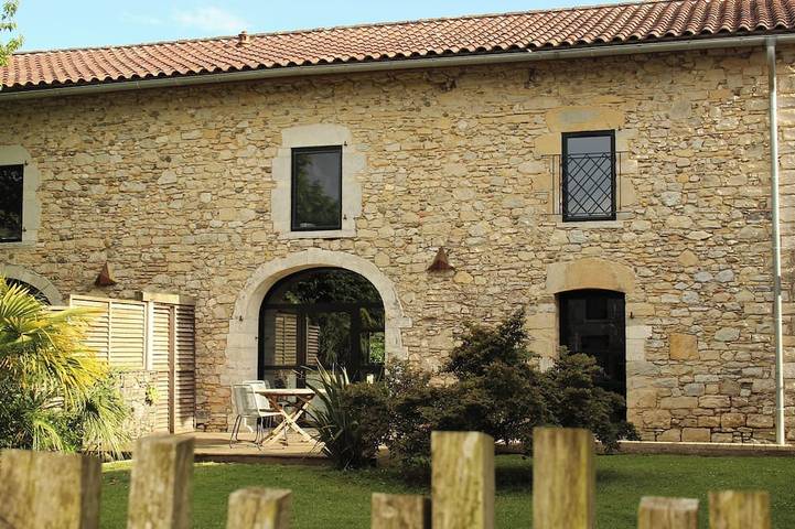 Location de vacances pour 5 personnes, avec jardin et terrasse à Port-de-Lanne