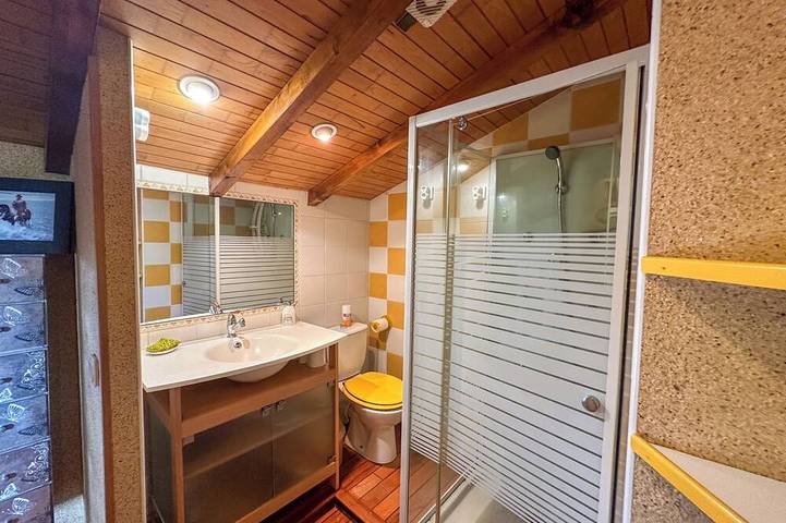 Property in Périgord Agenais, breathtaking view, swimming pool, Spa, Sauna. in Lacapelle-Biron, Villeneuve-sur-Lot region