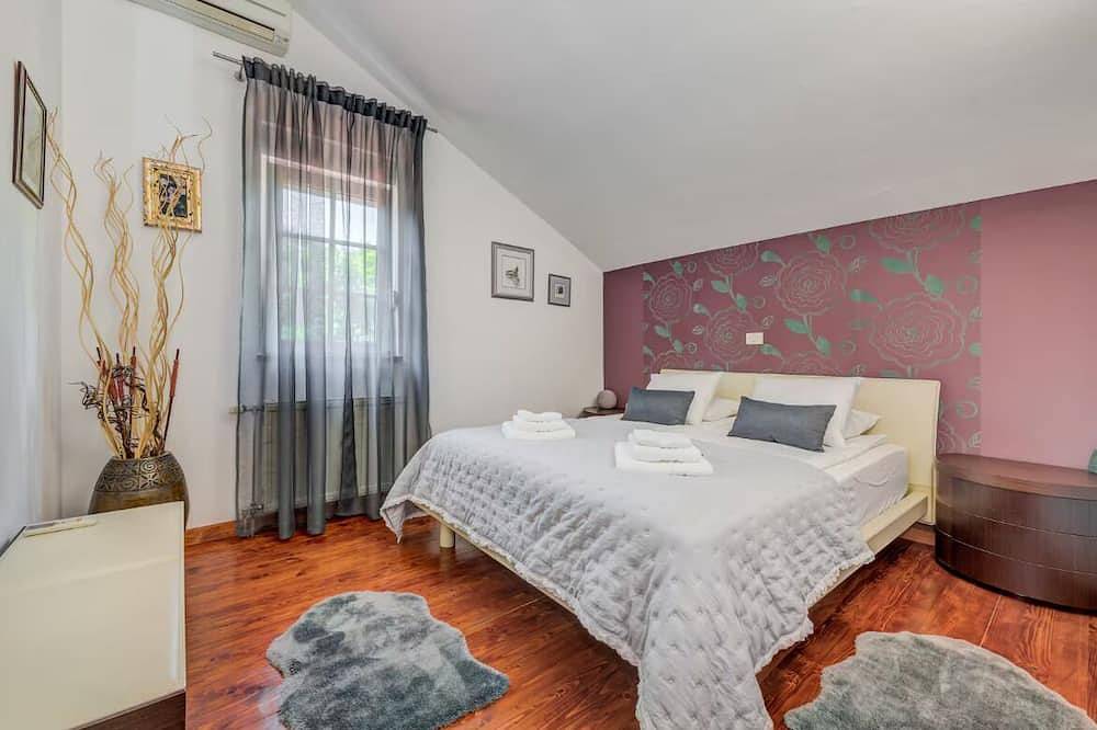 Heni Villa with large garden and amazing views in Klis, Split-Dalmatien