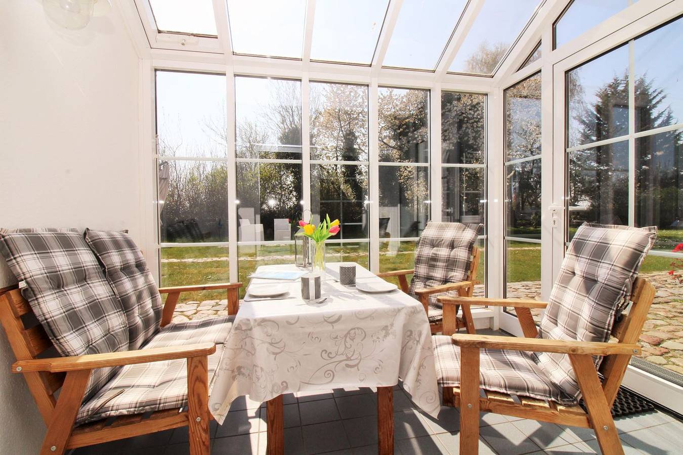 Ganze Wohnung, Res. Wischuer We 16: geräumige und freundliche 2-Zimmer-Fewo mit Wintergarten in Wischuer, Biendorf