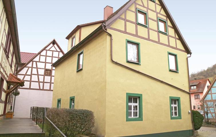 City-Center-Wohnung mit Babybett & Parkplatz in Adelshofen, Taubertal