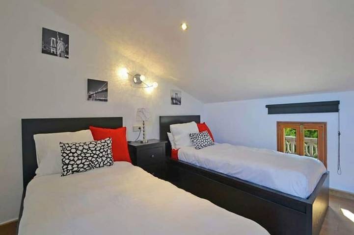 Ferienhaus für 8 Personen, mit Terrasse und Pool sowie Garten in El Toro - 4