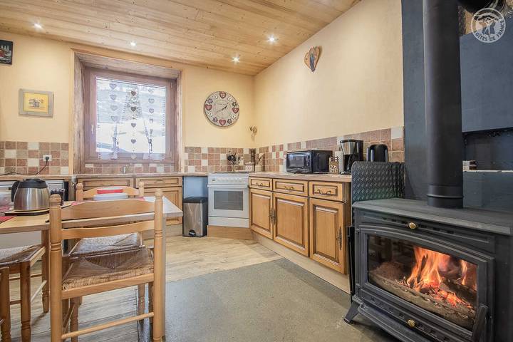 Gîte pour 12 personnes, avec terrasse dans Les Trois Vallées - 4