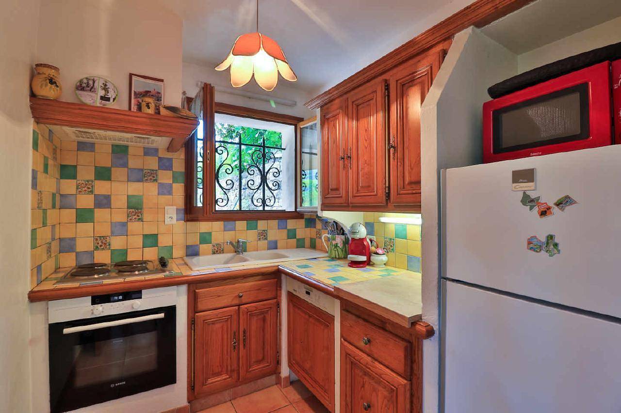 Appartamento intero, Appartamento con terrazza coperta e vista sulla montagna in Le Bar-sur-Loup, Cannes e dintorni