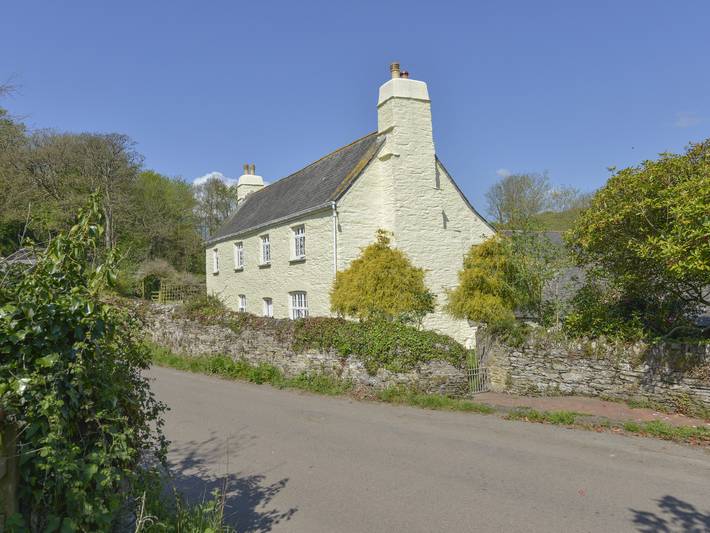 Tregonhawke Farmhouse in Cornwall