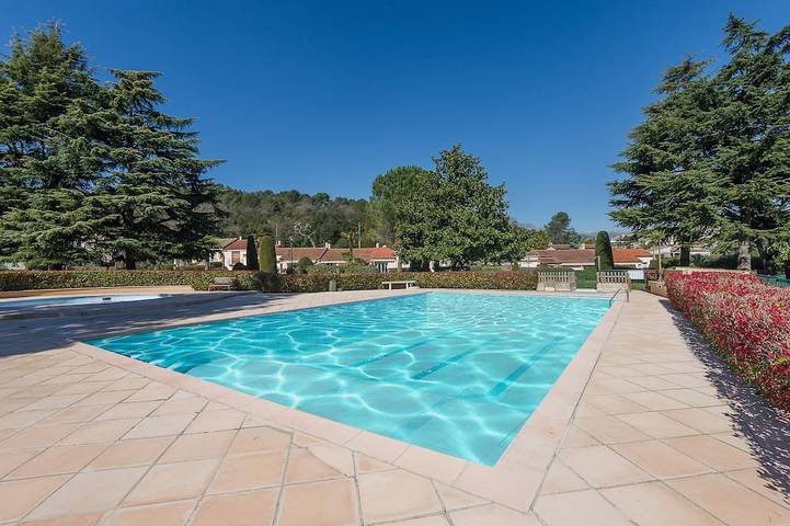 Casa de vacaciones para 4 personas, con balcón además de jardín y piscina - 1