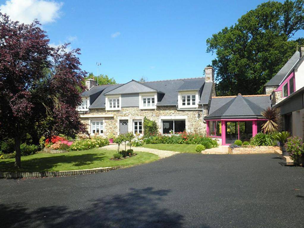 Les Écureuils - Coquelicots in Hénanbihen, Région de Dinan