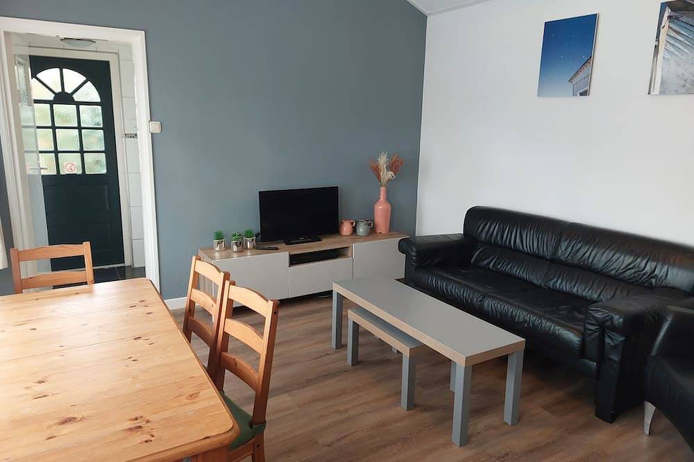 Vakantiehuisje vlakbij duinen, strand en restaurants. in Schoorl, Nederlandse Noordzeekust