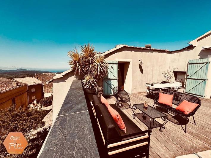 Location de vacances pour 8 personnes, avec terrasse et vue à Olmeta-di-Tuda