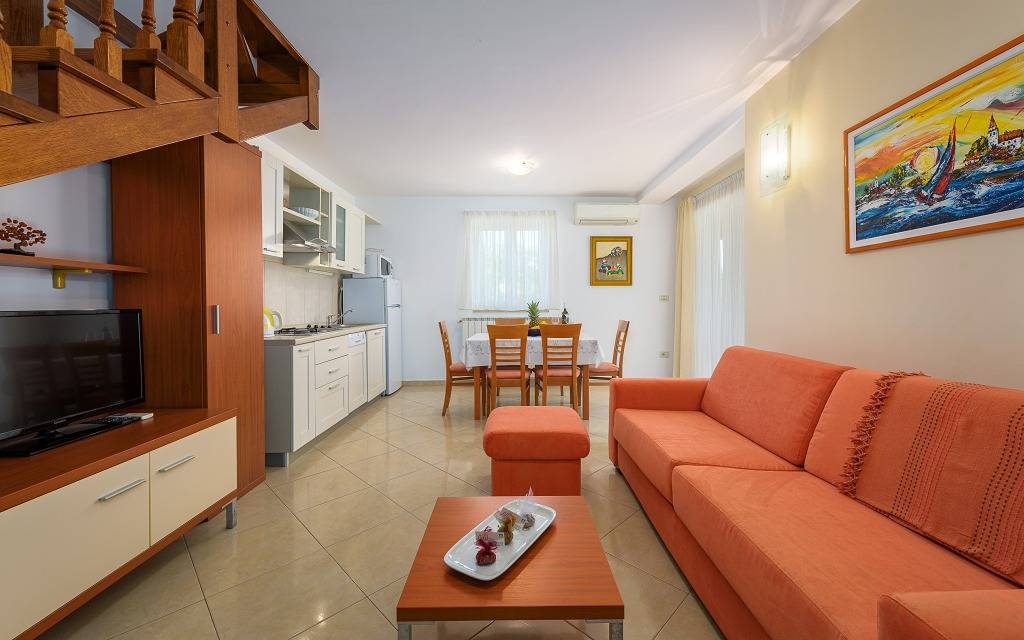 Ganze Wohnung, Ferienwohnung in Bašanija mit Terrasse, Klimaanlage, W-Lan, Spülmaschine (113-4) in Umag, Umag und Umgebung