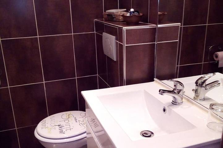 2 rooms very kitsch in villa in Valbonne, Mittelmeerküste (Frankreich)