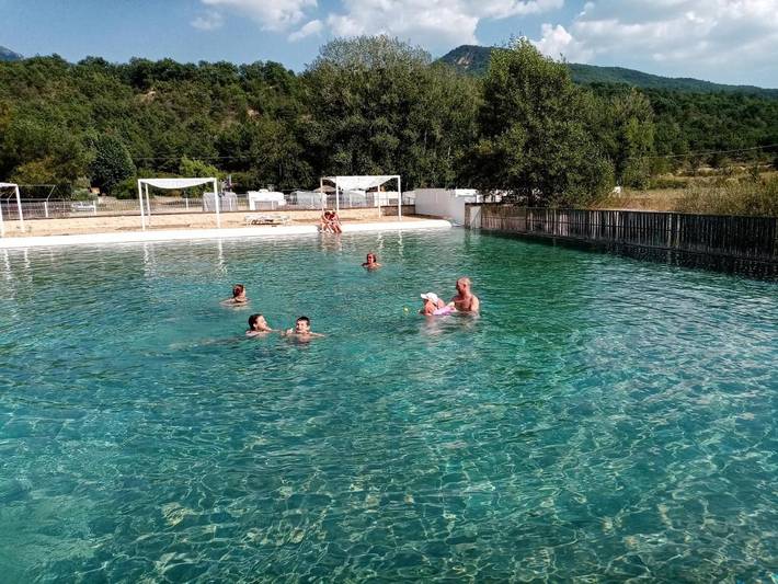 Camping pour 5 personnes, avec Balcon et Terrasse ainsi que Piscine et Vue