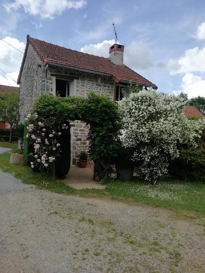 Location de vacances pour 2 personnes, avec terrasse et vue à Thauron - 3