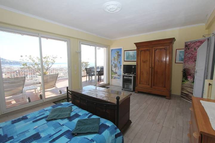 Apartamento entero, Villa De Techo sobre los tejados de Niza frente al mar 100 m² + 100 m² terr in Niza, Costa mediterránea (Francia)