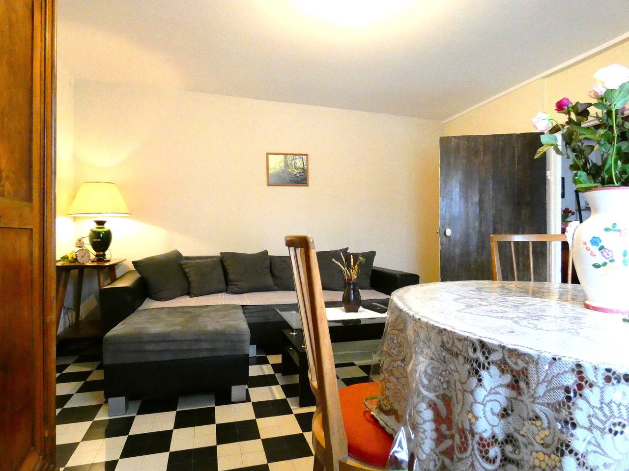 Escapade Paisible: Gîte pour 8 à Saint-Hilaire-sur-Yerre, Jardin Clos, Proche Chateaudun et Chartres in Saint-Hilaire-sur-Yerre, Région de Châteaudun