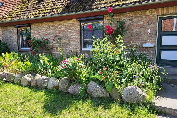 Ferienhaus für 5 Personen, mit Terrasse und Whirlpool sowie Garten in Barkhagen