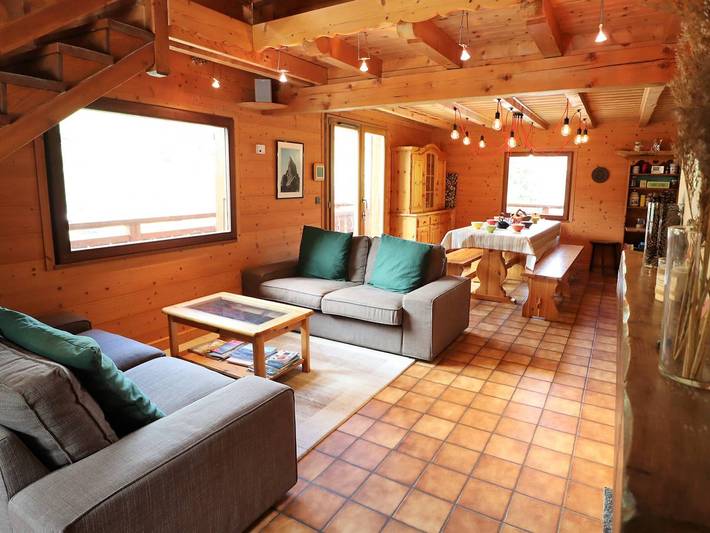 Gîte pour 10 personnes, avec terrasse dans Arêches