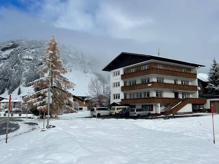 Ferienwohnung für 2 Personen, mit Balkon und Ausblick sowie Sauna, mit Haustier in Warth