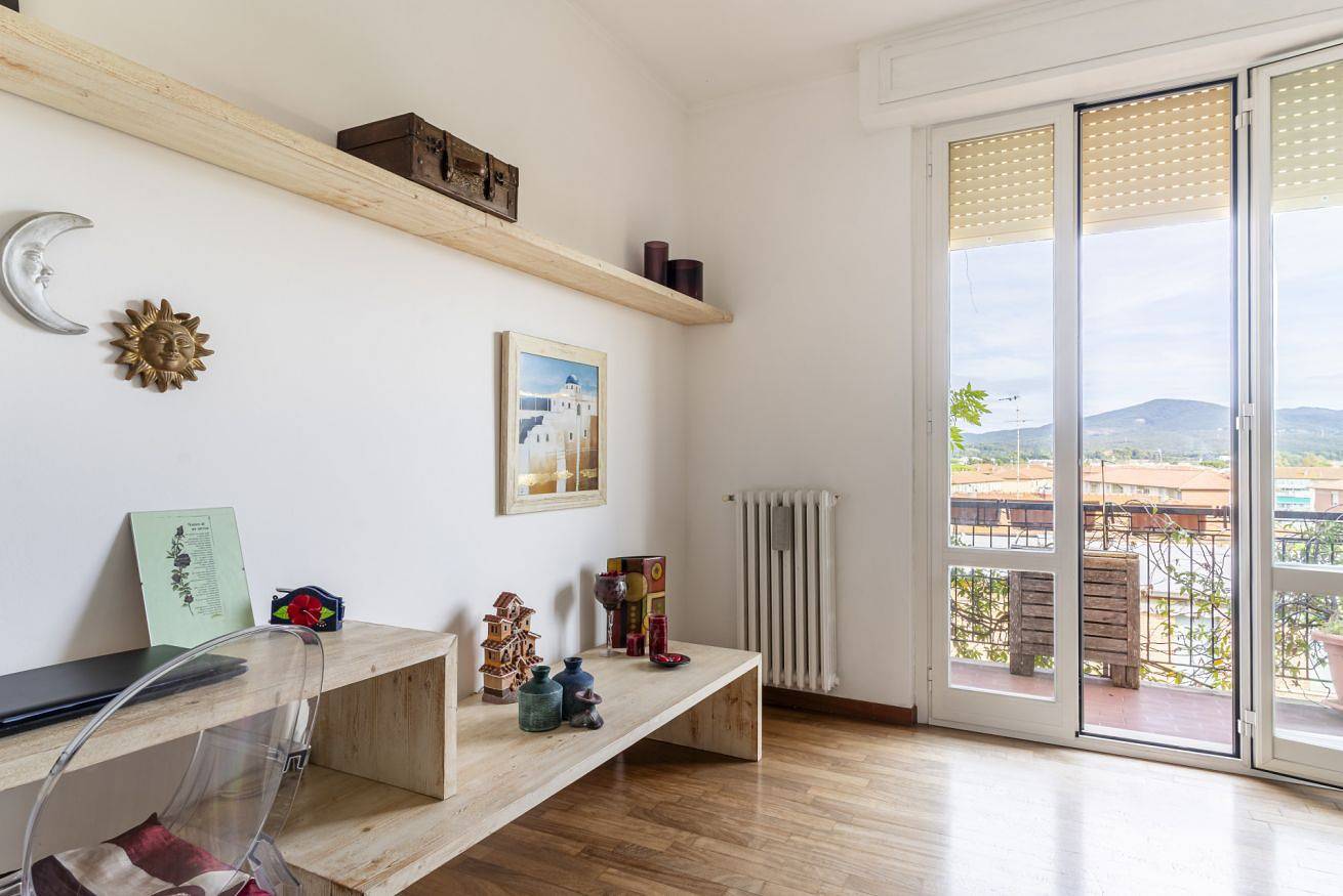 Apartamento entero, Roomy Flat near the Hospital Riuniti! in Livorno, Costa Etrusca