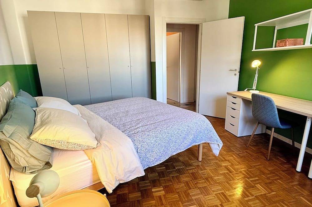 Apartamento entero, Your eclectic space in Novara in Novara, Provincia de Novara