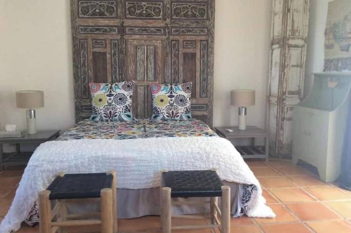 Gîte pour 2 personnes, avec Terrasse ainsi que Jardin et Piscine à Vestric-et-Candiac - 2