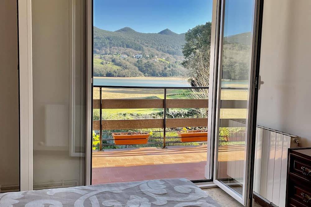 Entire apartment, San Antonio Beach Flat in Urdaibai Biosphere Reserve
